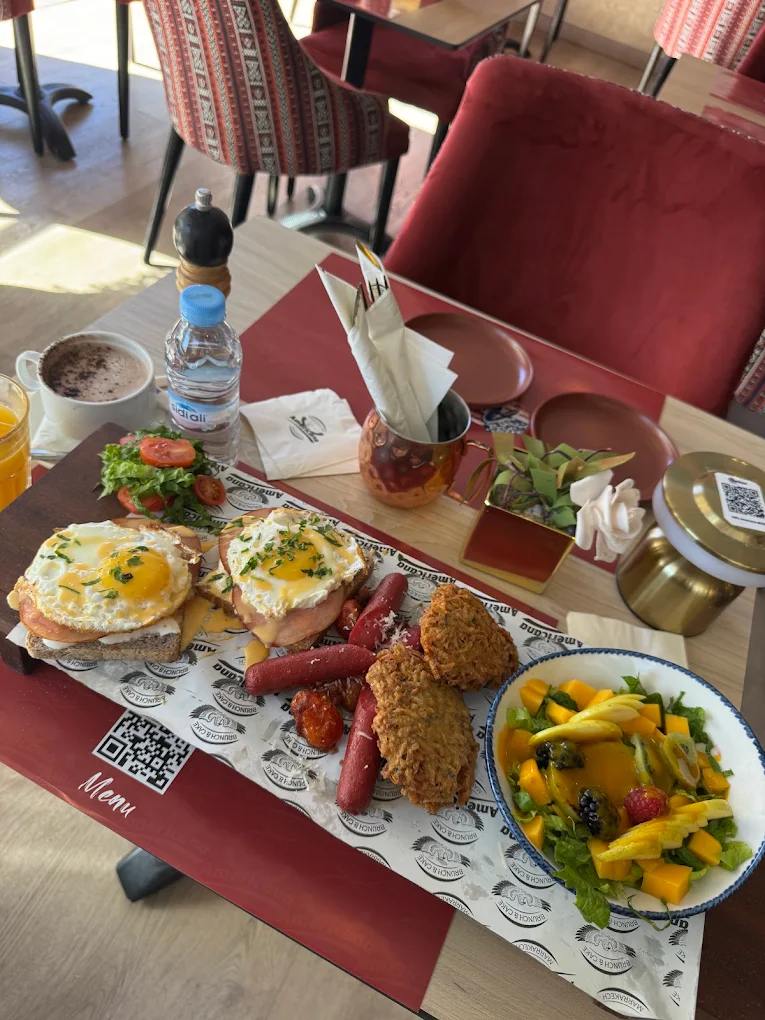 Americana Brunch & Cake, M Avenue — photo 4